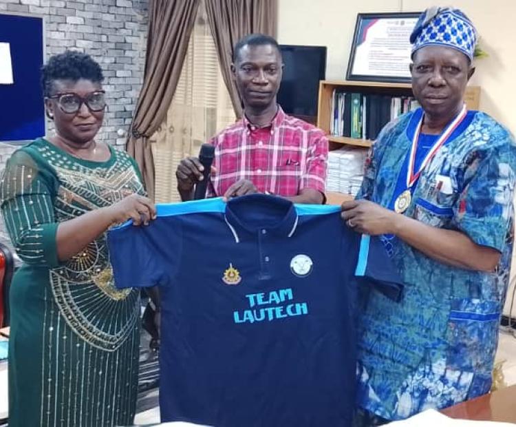 Ogbomoso Recreation Club donation of kits to LAUTECH athletes as regards Nuga games Unijos.